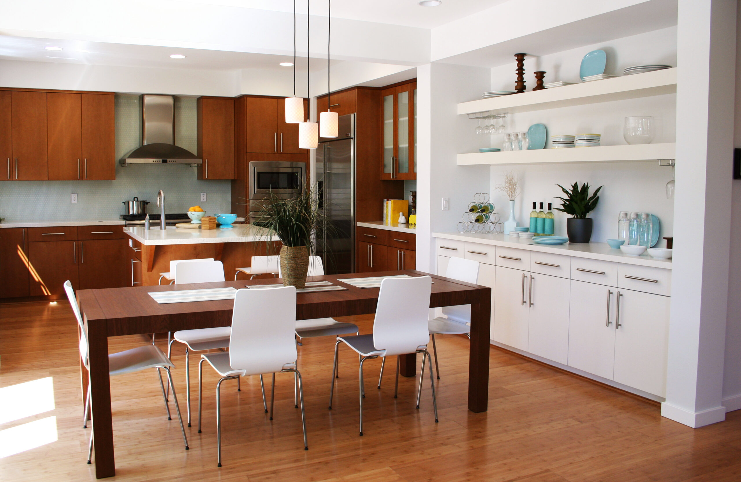Beautiful sunny kitchen and dining room